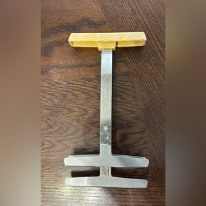 VINTAGE HAND HELD FOLEY CHOPPER STAINLESS WITH RESIN HANDLE GREAT WORKING SHAPE.